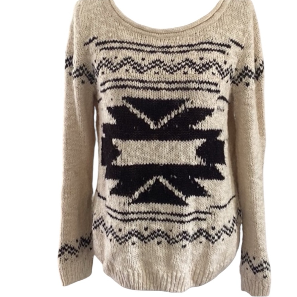 H&M Women’s Small Black and White Geometric Crew Neck Sweater